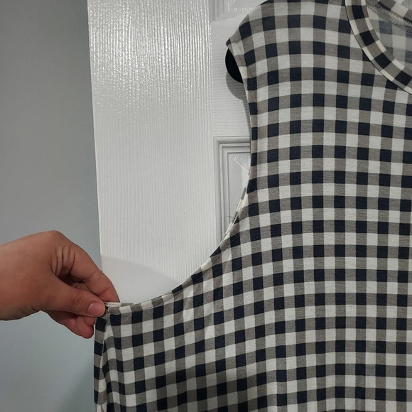 Lane Bryant Black and White Gingham Swing Tee Tank in Size 26/28 4X - Picture 5 of 9
